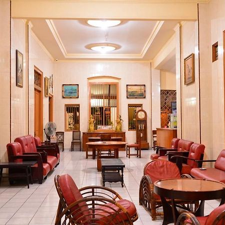 Hotel Paviljoen Surabaya Ngoại thất bức ảnh