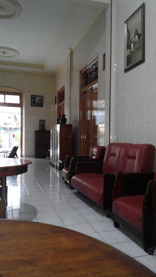 Hotel Paviljoen Surabaya Ngoại thất bức ảnh
